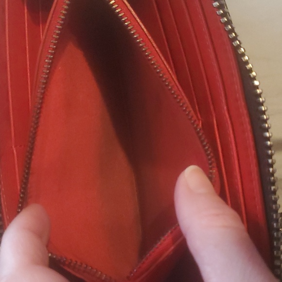 SALE TODAY ONLY!Authentic Louboutin Wallet/Clutch with chain! - Picture 9 of 11